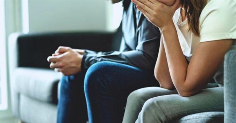 جوان افراد میں تیزی سے پھیلنے والے کینسر کے بارے میں جانیں 5 اہم حقائق۔