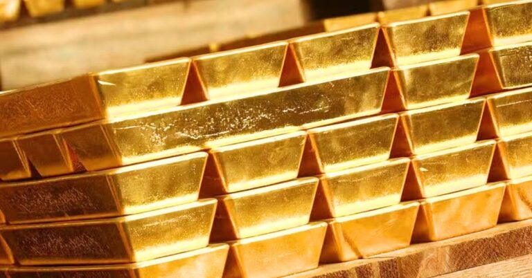 پاکستان میں سونے کی قیمتیں جمعرات کو مزید 3,500 روپے گر گئیں، عالمی رجحان کی پیروی