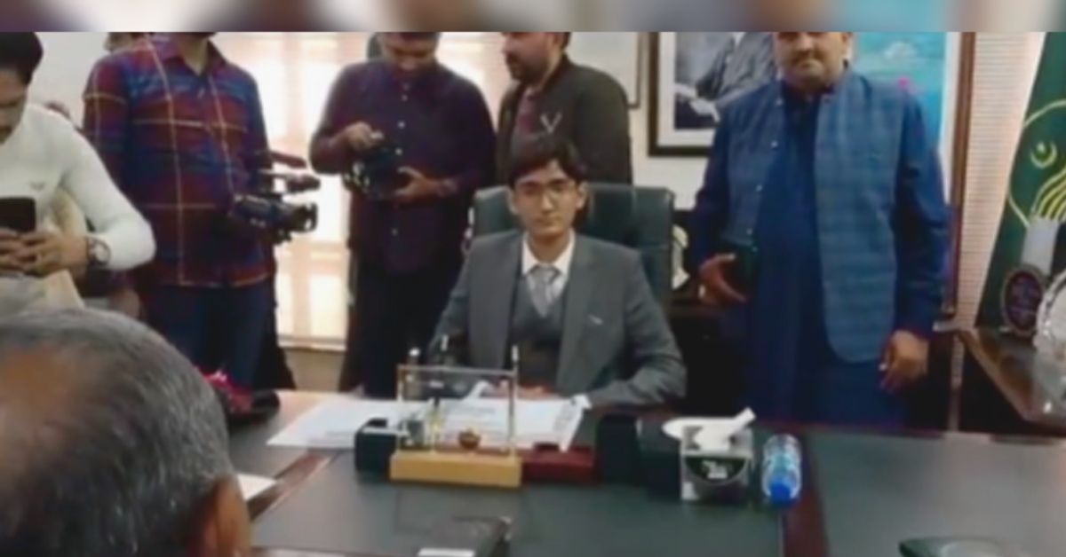 10 ویں جماعت کا پوزیشن ہولڈر طالبعلم