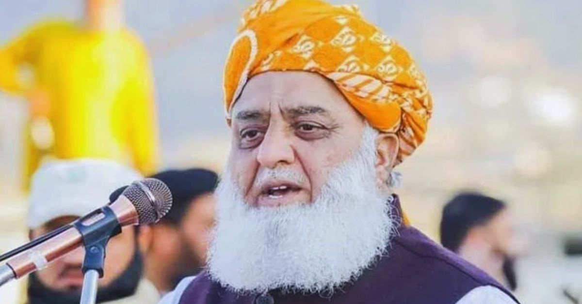 فضل الرحمان نے حکومت پر تنقید کرتے ہوئے کہا کہ علما کو 25 ہزار روپے دینا ضمیر خریدنے کی کوشش ہے۔