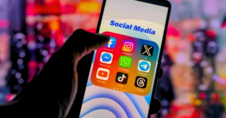 سوشل میڈیا